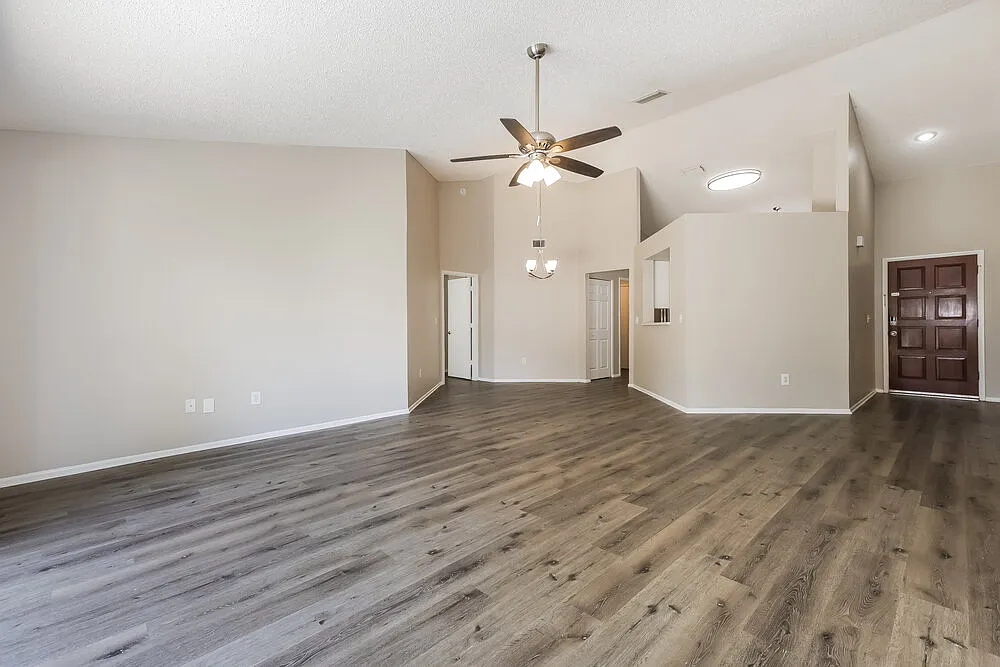4 bed, 2.0 bath, 1592 sqft, $2,250 — Photo 4