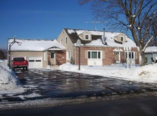 206 McGuire Rd, Rochester, NY 14616