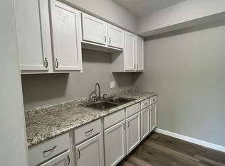 5100 Lee Rd #13, Maple Heights, OH 44137