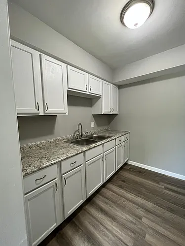 5100 Lee Rd #13 Photo 1