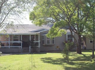 126 W Ridge Dr, Cedar Creek, TX 78612