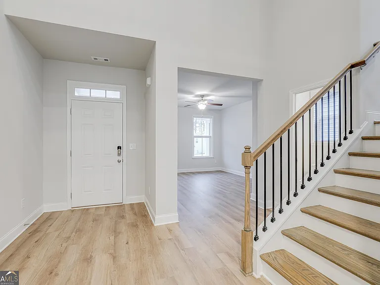 376 Caledonia Ct — Photo 7
