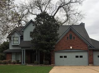 57 Japonica Ct, Lake Jackson, TX 77566