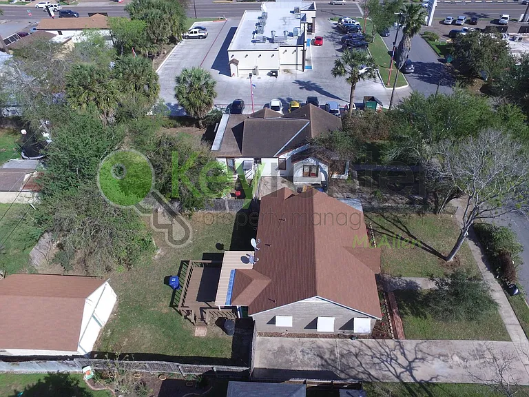 1016 Laurel Ave — Photo 5
