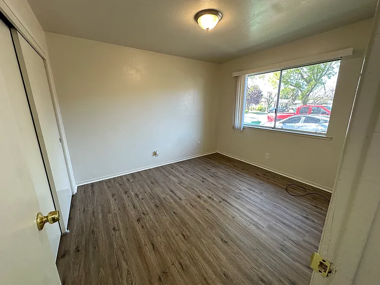 114 Erma Ave — Photo 7