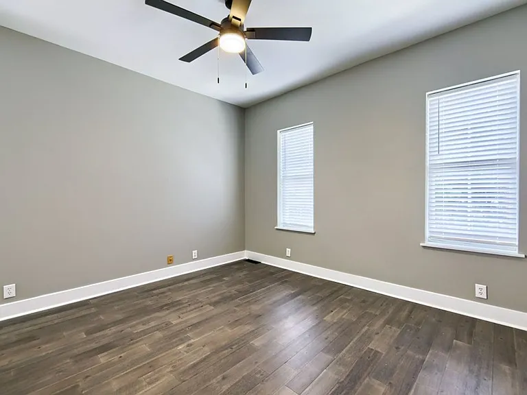 E Lincoln St 59-61 MLR — Photo 22