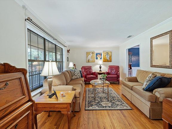 5th image of 2521 Noble Dr