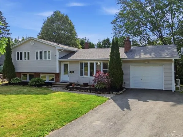 108 Maddison Ave, Fredericton, NB E3A 2N4