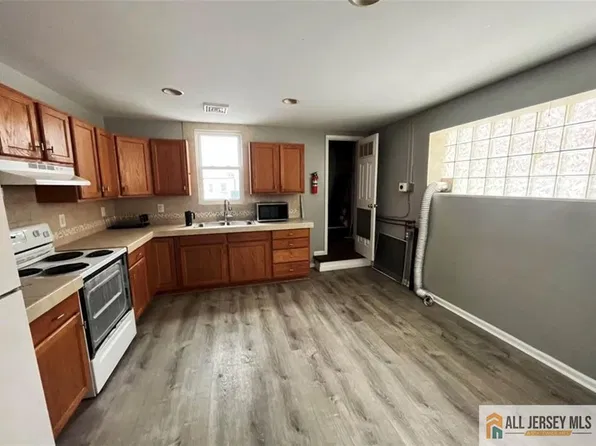 3807 Atlantic Ave, Atlantic City, NJ 08401