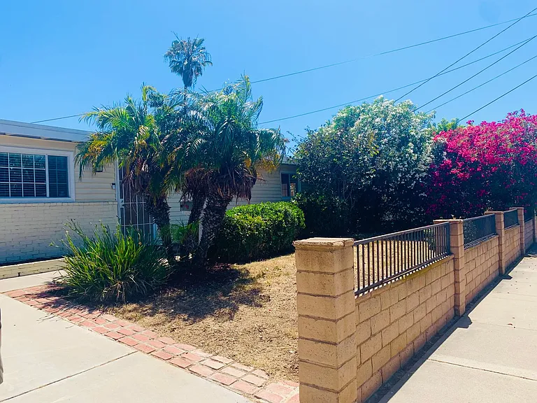 1117 Holly Ave — Photo 12
