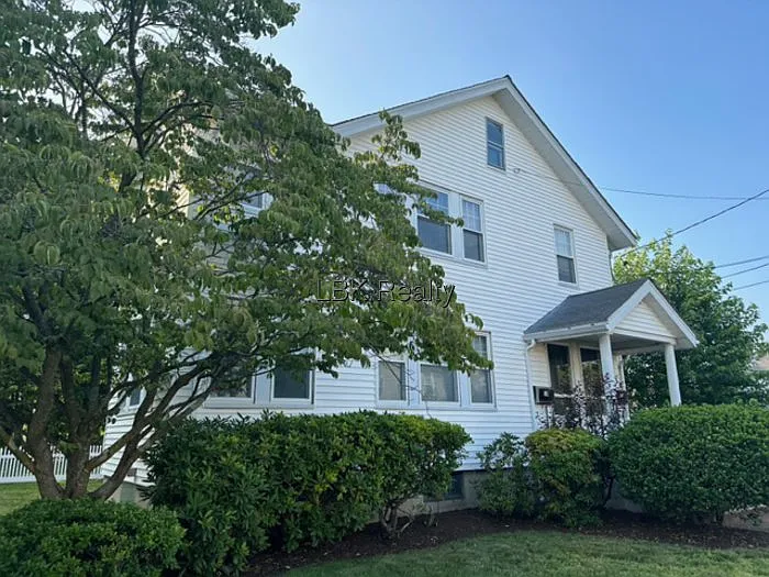 2 bed, 1.0 bath, $2,650 — Photo 1
