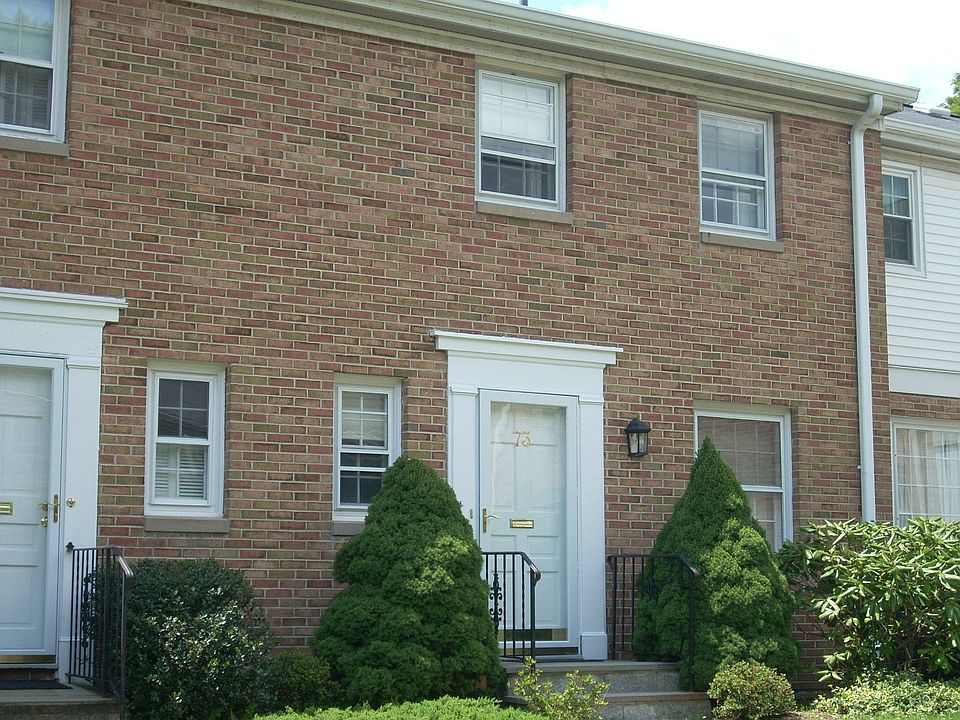 Fabulous Townhouse in Oenoke Association