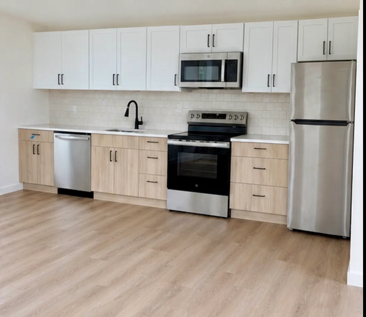 2 bed, 925 sqft, $2,450 — Photo 2