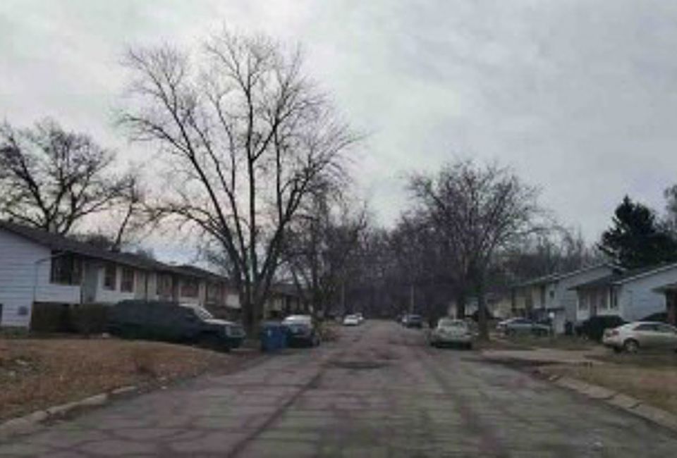 2nd image of 1581 Porter St