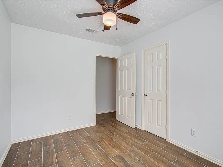 2702 Fir Crest Ct — Photo 18
