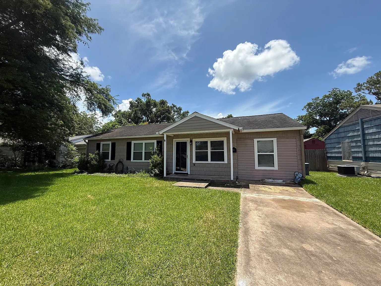 3 bed, 2.0 bath, 1200 sqft, $1,650 — Photo 2