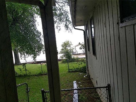 3rd image of 280 Shady Shores Dr