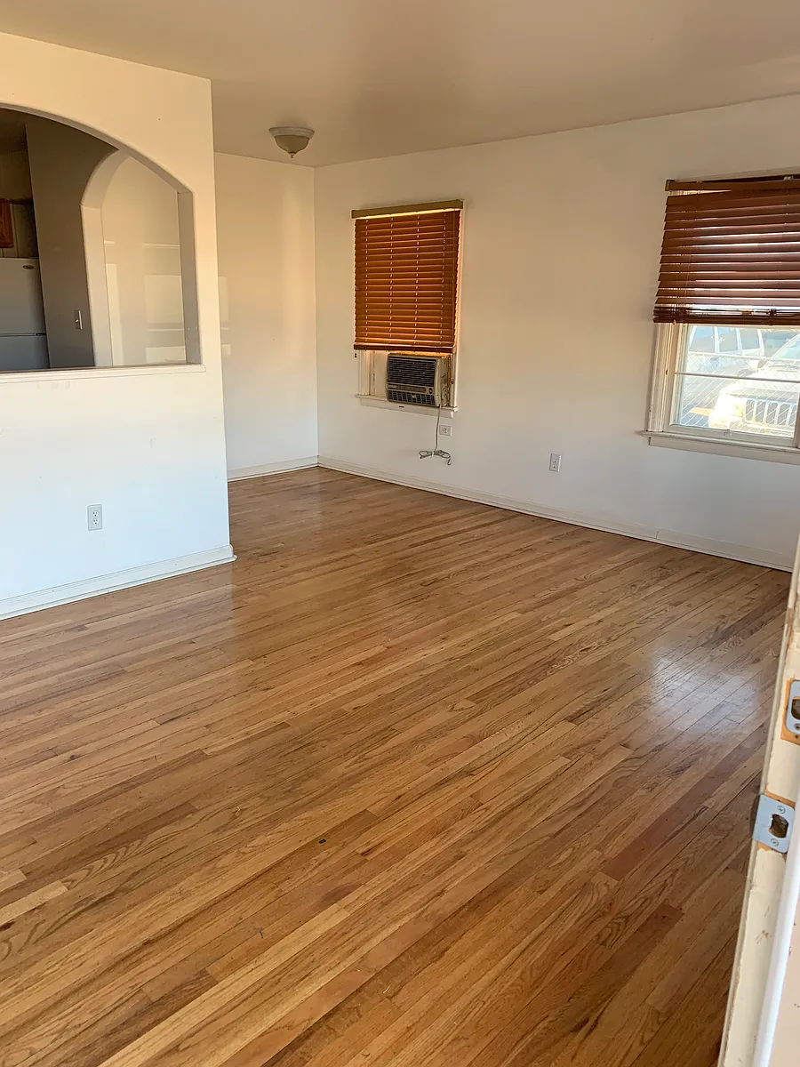 Building Photo - 1225 Kennedy Ave #1