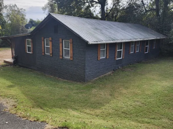 920 Broadway Ave, New Johnsonville, TN 37134