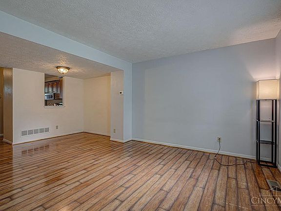 3rd image of 2946 Millbank Row