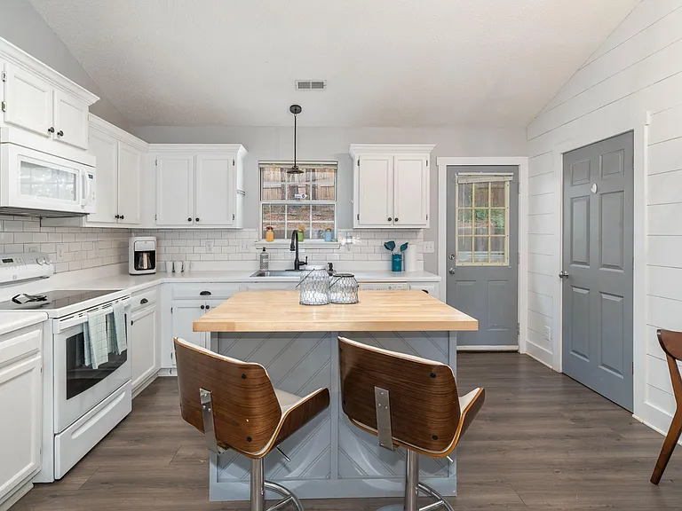 High Ridge Dr — Photo 9