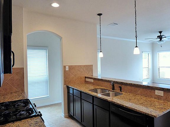 4th image of 16003 Thornbill Ln
