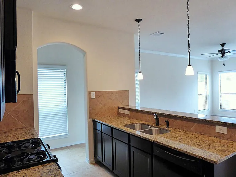 16003 Thornbill Ln — Photo 4