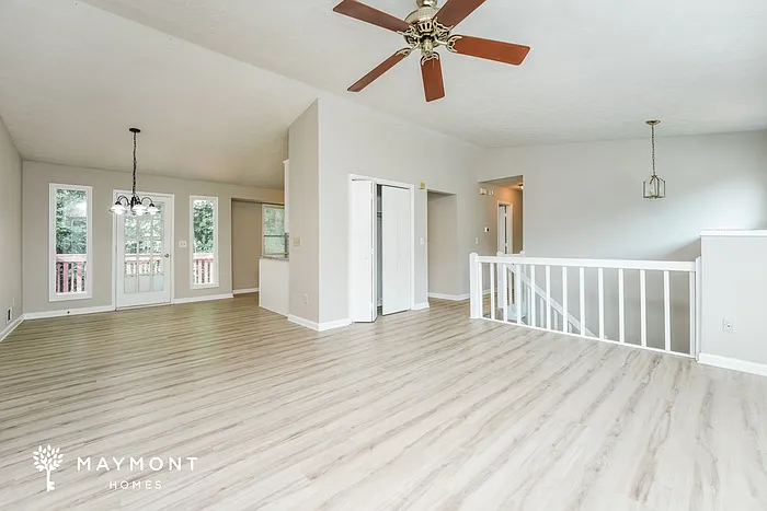 5975 Wellborn Trl — Photo 6