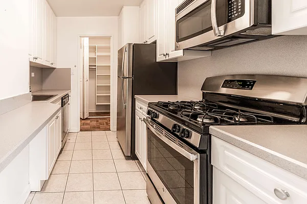 Rented by Halstead Real Estate | media 8