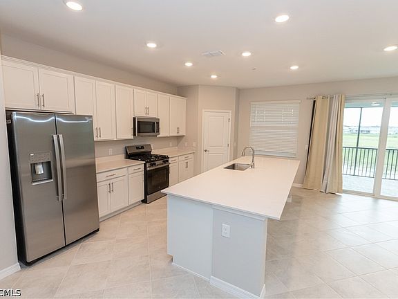 3rd image of 15908 Green Acres Ave #4421