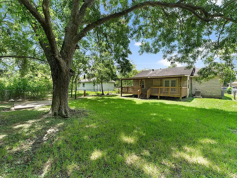 6717 Carver Ave — Photo 10