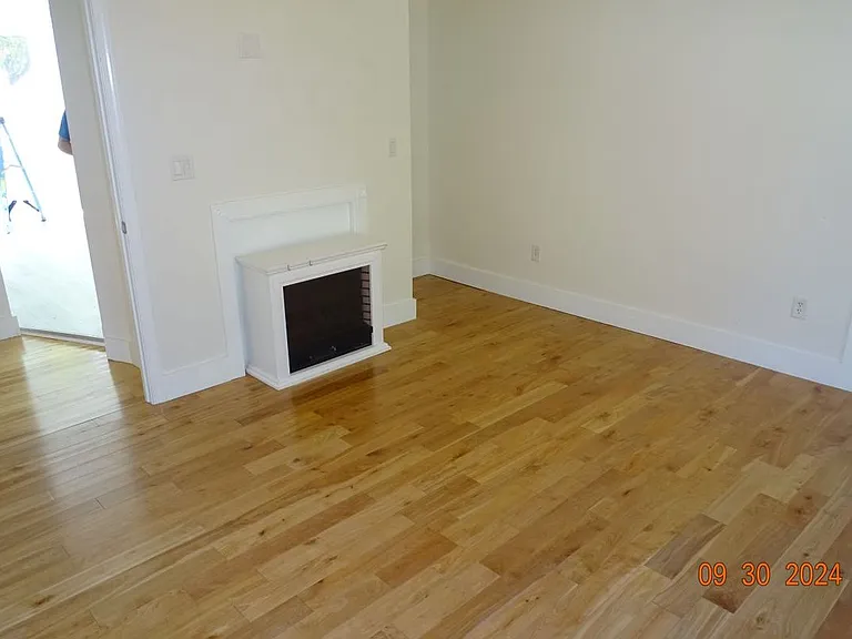 14 York St #2 BR — Photo 5