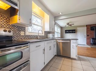 325 Shaftsbury Rd, Rochester, NY 14610