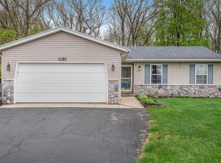 1181 106th Ave, Plainwell, MI 49080