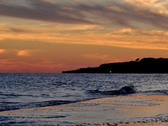 3rd image of 107 S Mariners Way