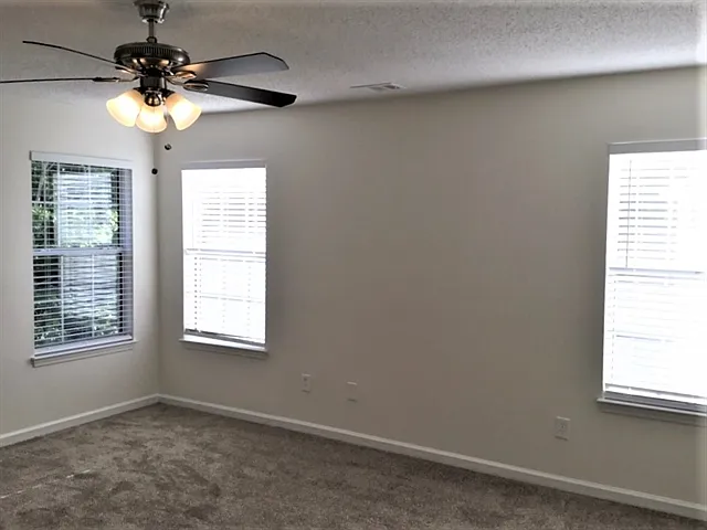 1425 Gemstone Blvd — Photo 10