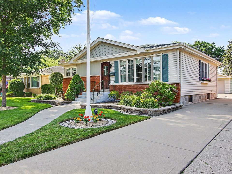 1st image of 510 E 164th Pl