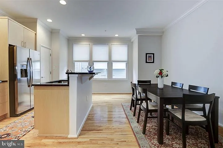 2058 N Oakland St — Photo 13