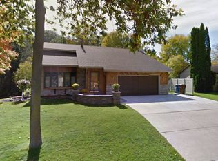 7765 Polaris Ln N, Maple Grove, MN 55311