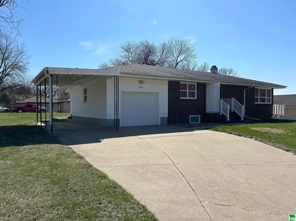 4536 Harrison St, Sioux City, IA 51108