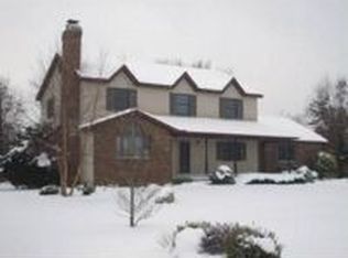 12292 Raelyn Hills Dr, Perry, MI 48872