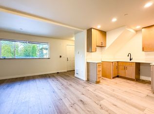 115 W Casino Rd #G, Everett, WA 98204