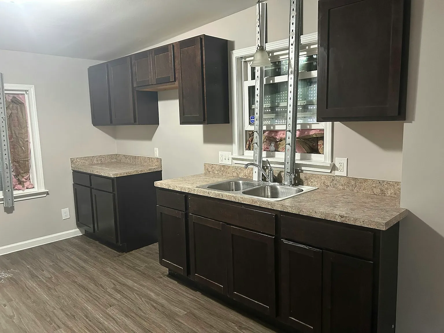 15713 Vaughan Street — Photo 3