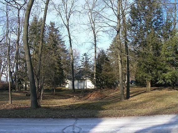 4th image of W1036 Woodbine Rd