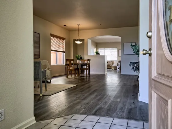 1925 Cabernet Way, Salinas, CA 93906