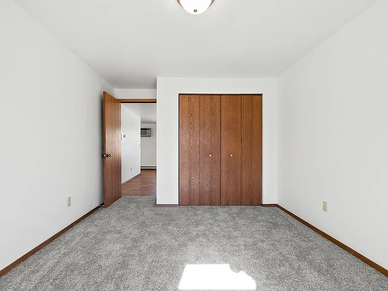 Roland Lane Apartments — Photo 27