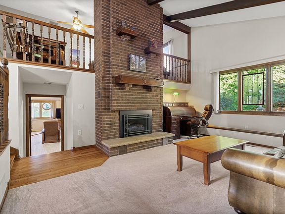 3rd image of 15710 Juniper Ridge Dr NW