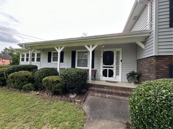 1610 Sprayberry Dr, Marietta, GA 30066