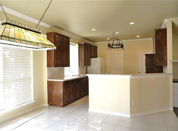 4th image of 302 Chisholm Trl