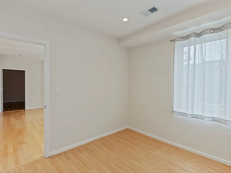 329 Rhode Island Ave NE #103 — Photo 15